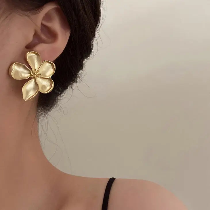 Vintage Gold Plated Metal Flower Stud Earrings for Women