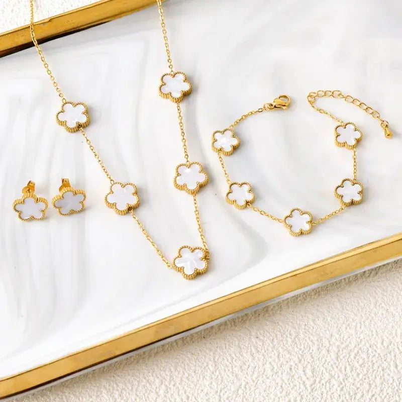 Four Leaf Clover Jewelry Set – 3-Piece Elegant Necklace