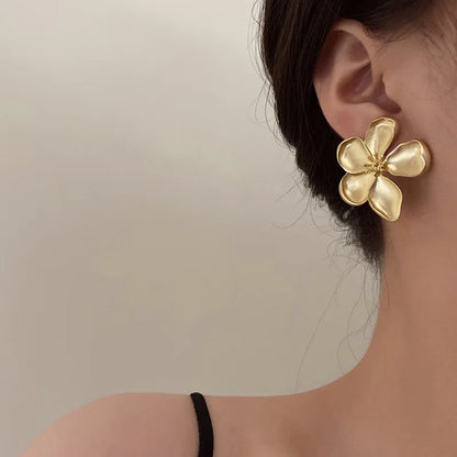 Vintage Gold Plated Metal Flower Stud Earrings for Women